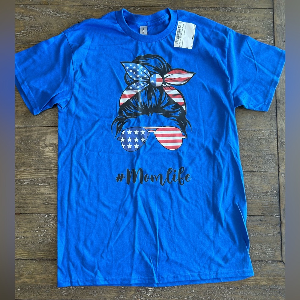 NWT Women’s Tee shirt size Medium